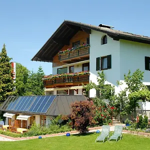 Haus Salzburgblick Bed & Breakfast